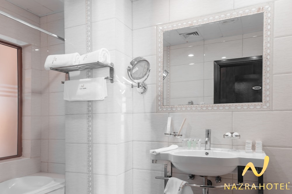 Nazra Hotel 11/12