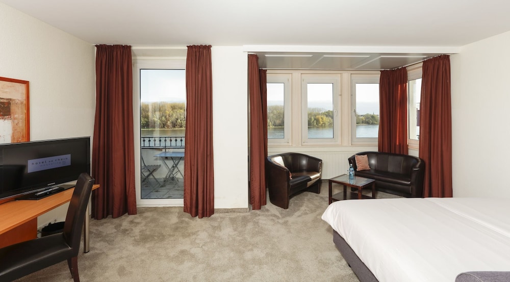 Hotel Am Rhein Wesseling 24/64