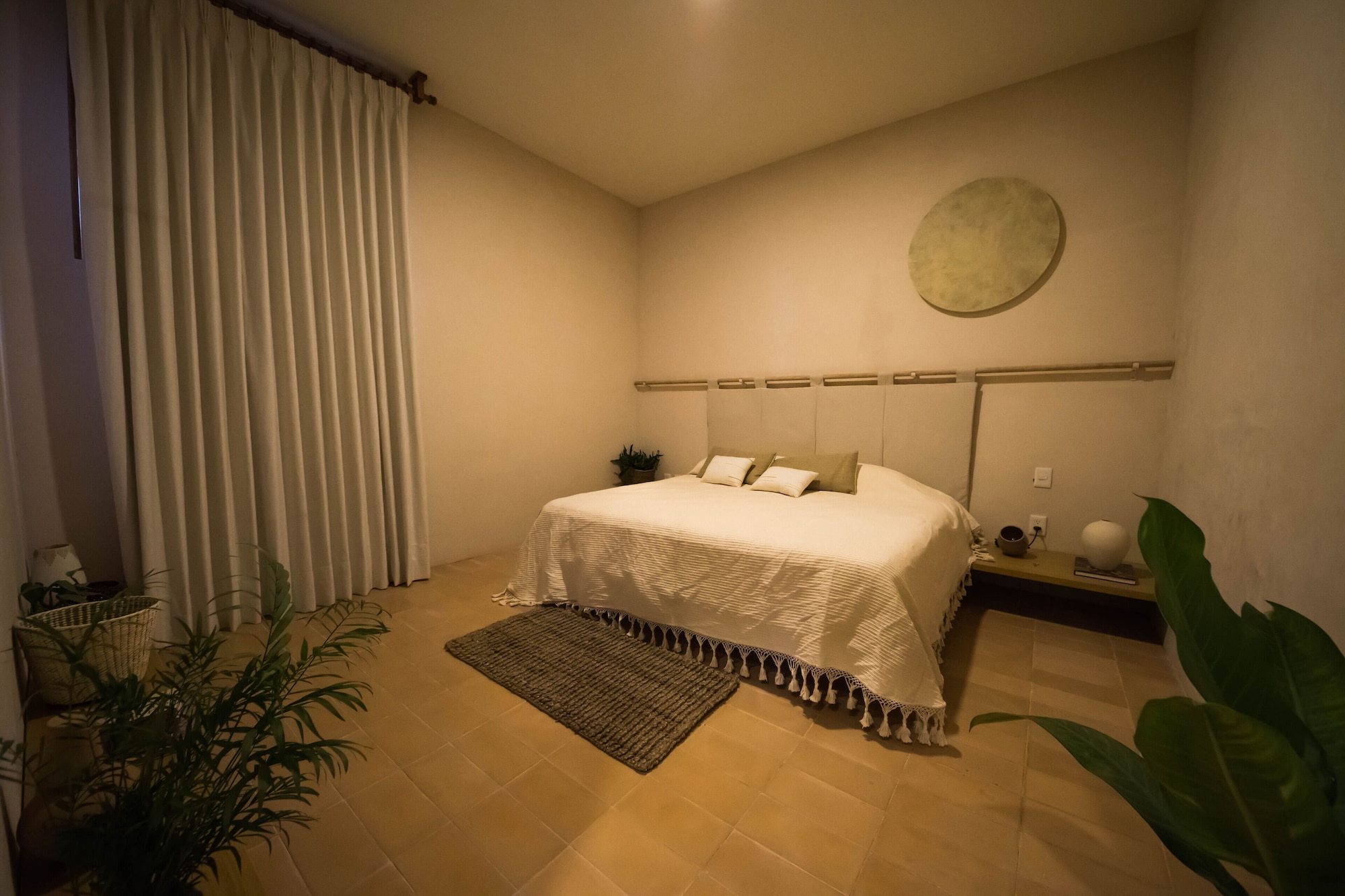 Senior, King Bed