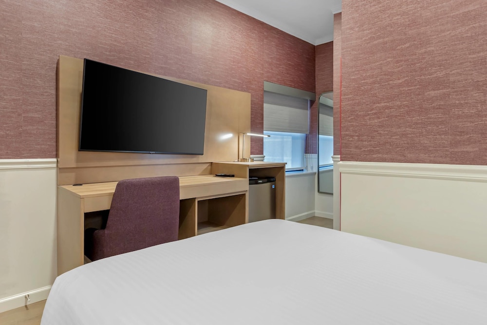 Mayfair Hotel Ascend Hotel Collection 45/50