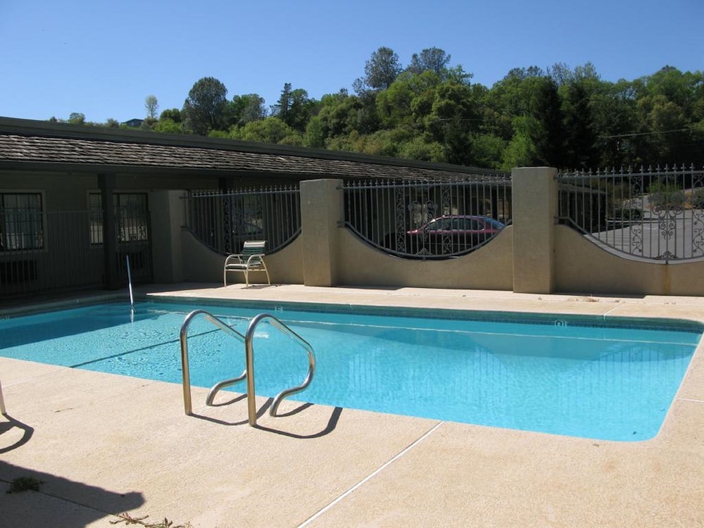 Country Inn Sonora 4/59