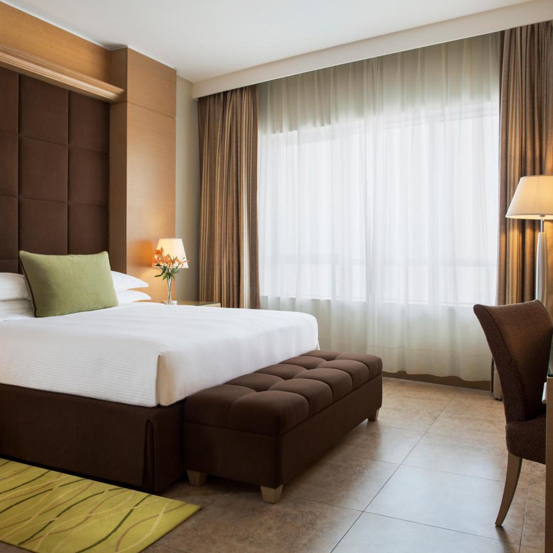 2 Bedrooms, Suite, King Bed, Balcony