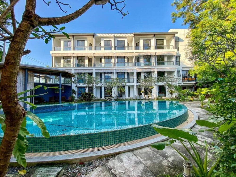 Z&Z Resort 4/50