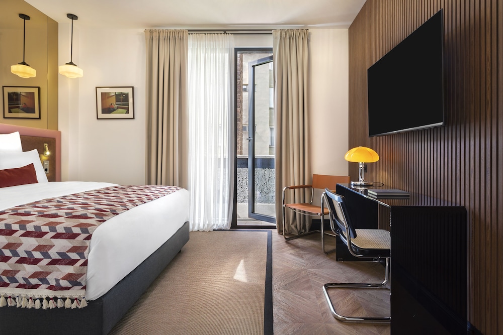 BASIC, DOUBLE BED