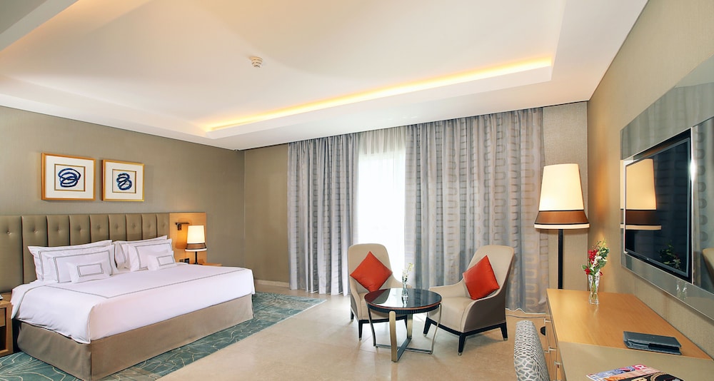 Grand Cosmopolitan Hotel 16/73