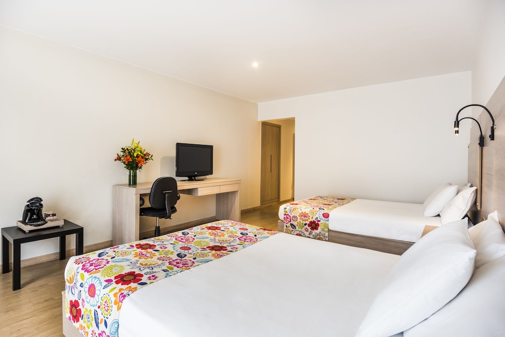 Hotel Rosales Plaza 18/61