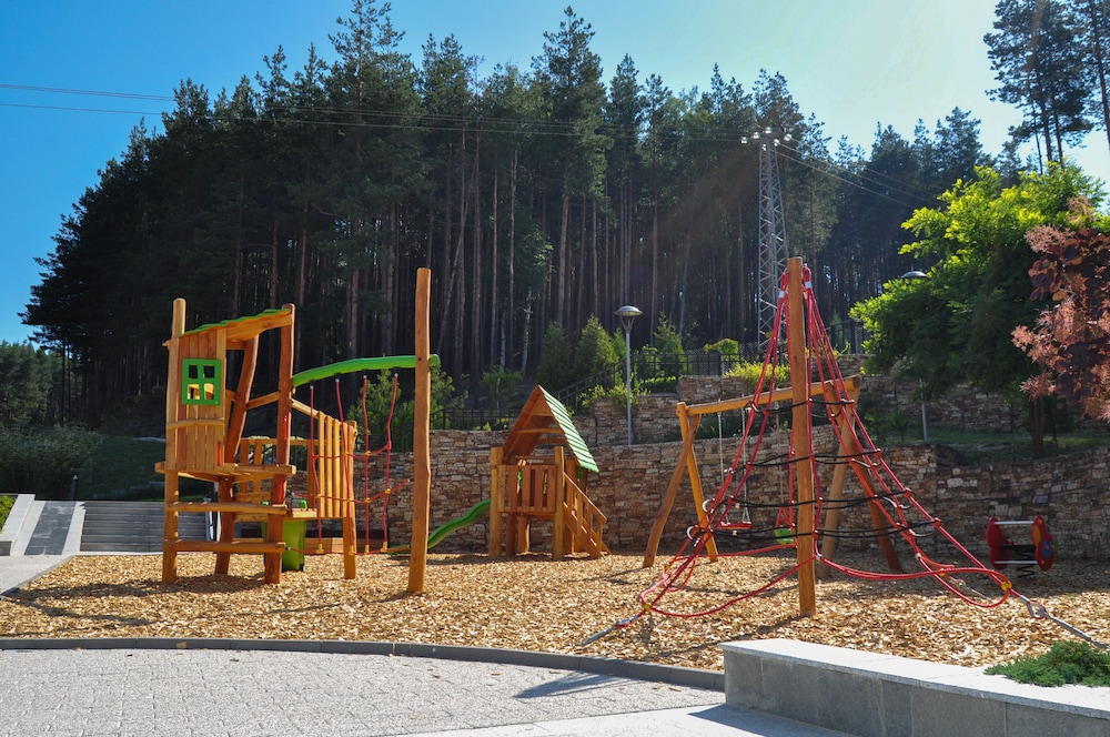 RUSKOVETS RESORT 52/61