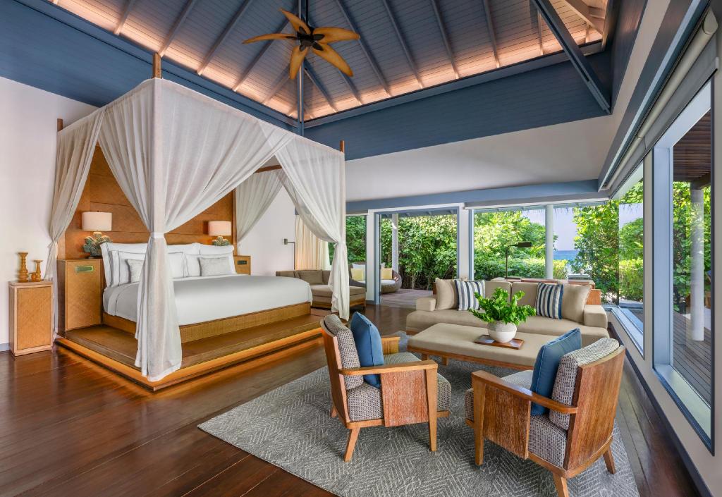 1 Bedroom, Super, Beach, Villa, King Bed, Beach View, Sofa, Private Pool