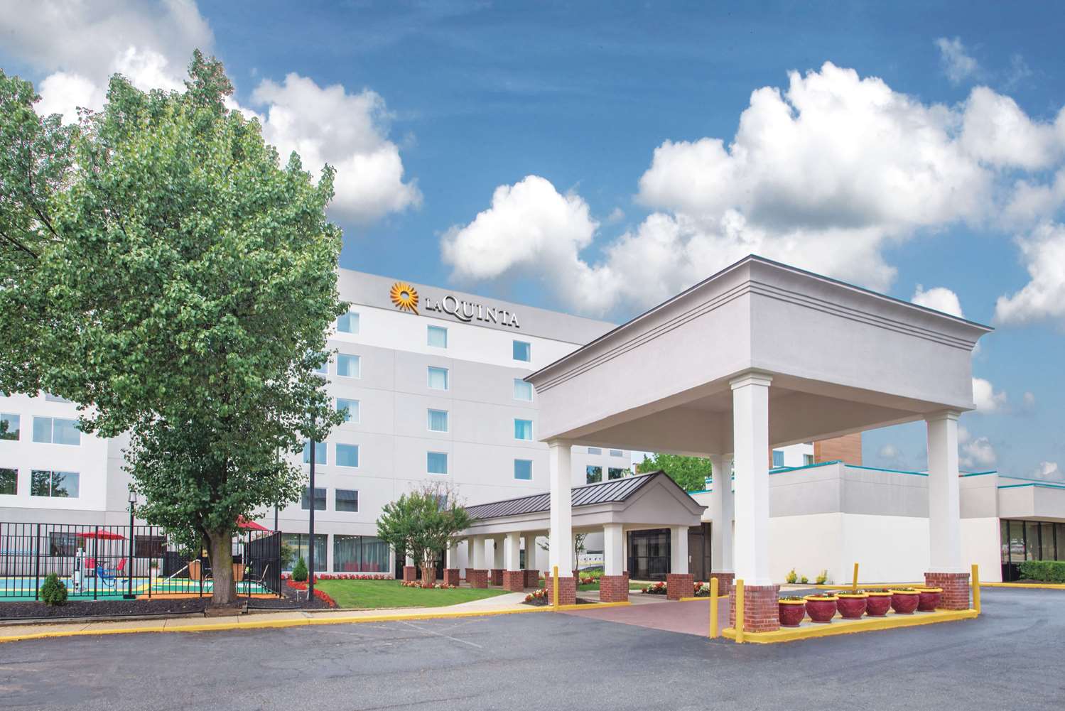 La Quinta Inn & Suites by Wyndham DC Metro Capital Beltway 47/55