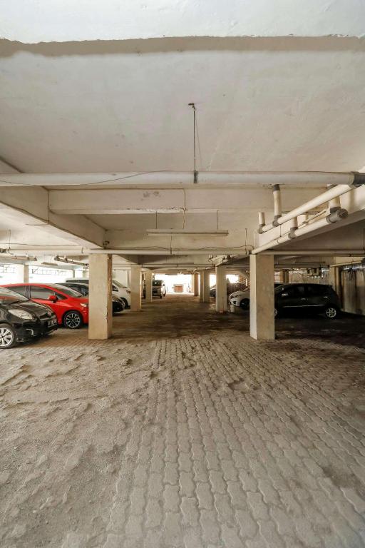 Reddoorz Plus Near Ciputra World Kuningan 2 37/50