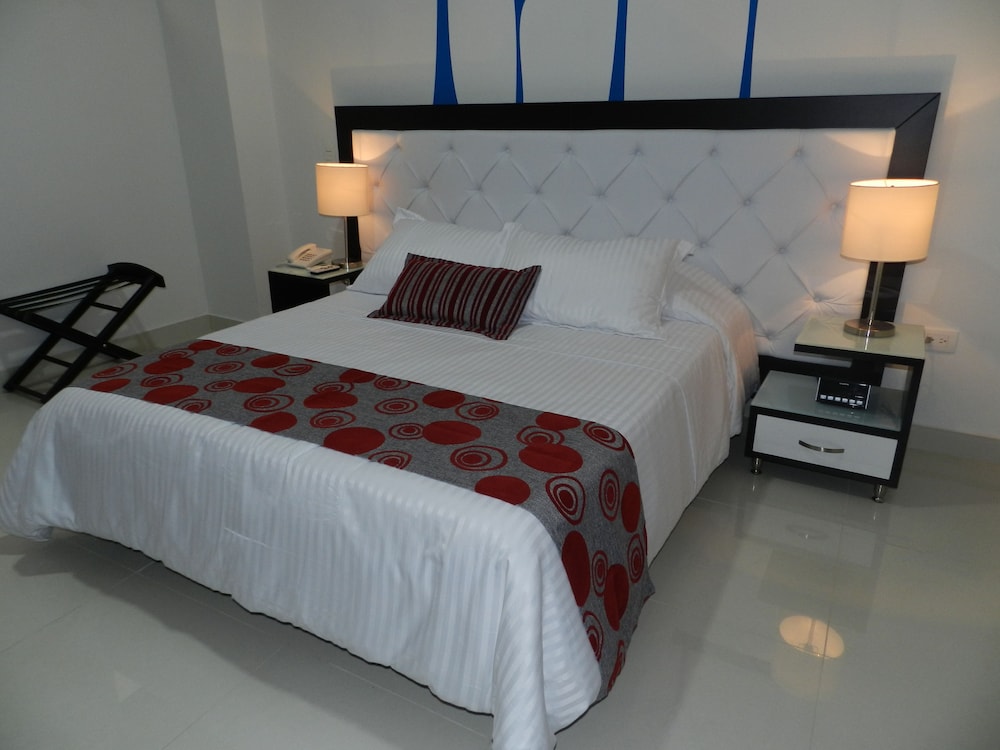Hotel Bolivariana Plaza 10/30