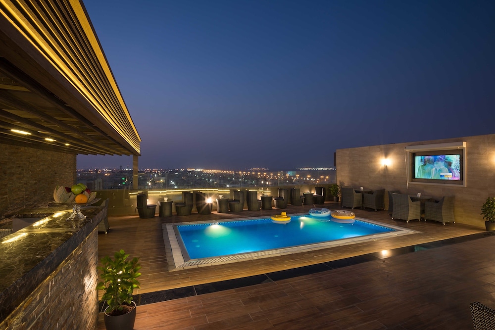 نافيتي ورويك الدمام(Naviti Warwick Dammam) 14/40