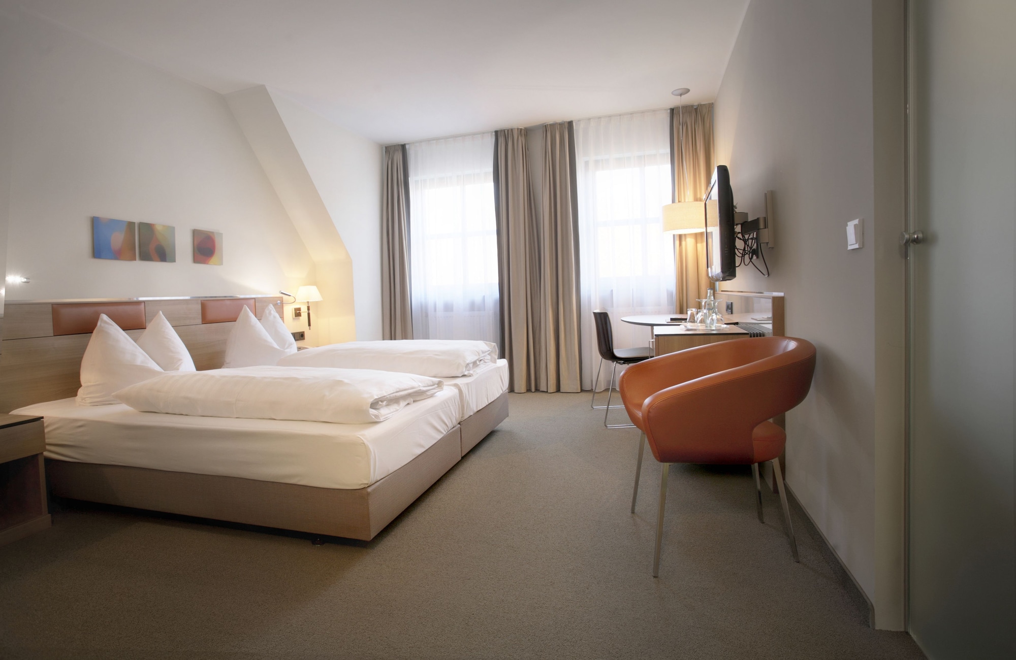 SUPERIOR, TWIN BEDS
