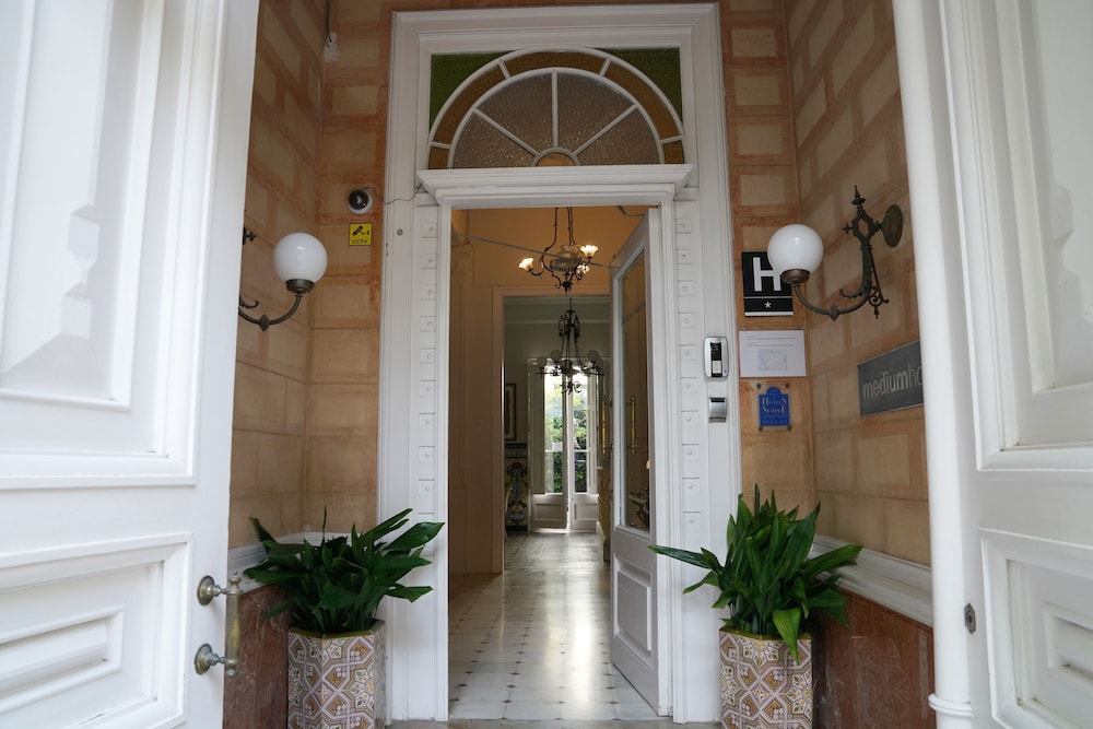Hotel Medium Renaixenca 10/50