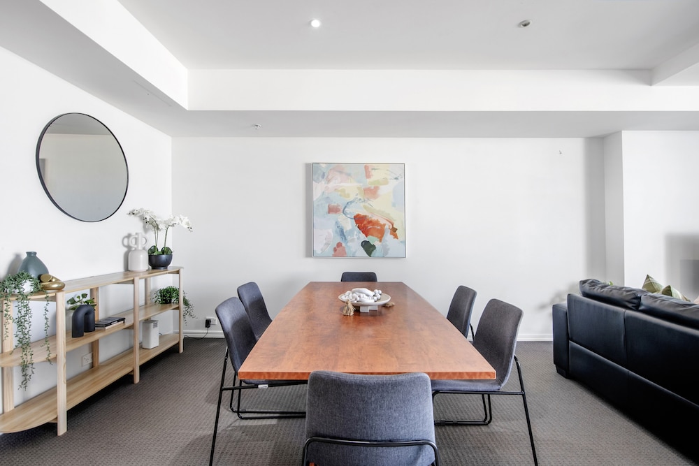 H Residences - We Accommodate 37/40