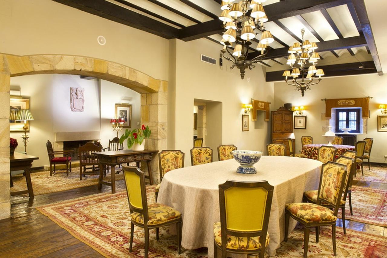PARADOR DE SANTILLANA GIL BLAS 32/38