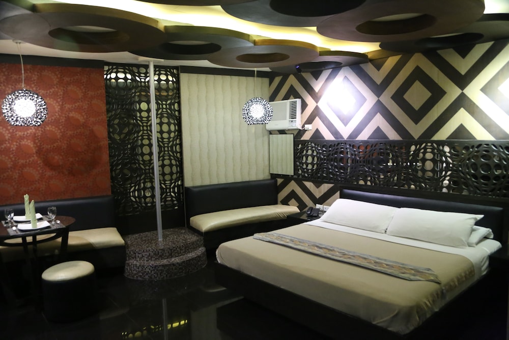 Victoria Court Las Pinas 33/47