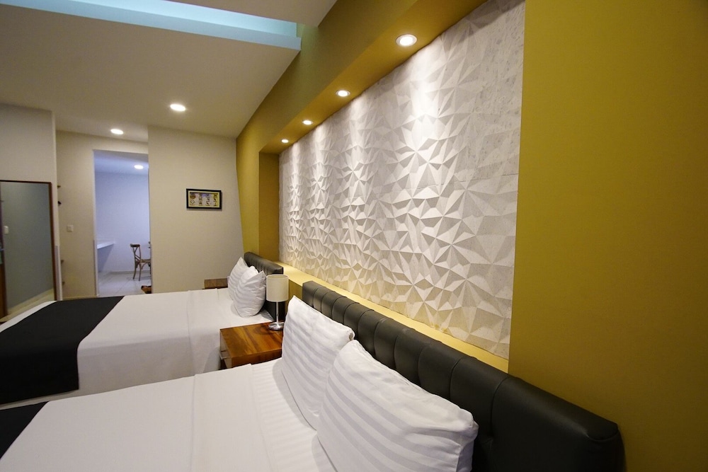 Hotel & Suites Clipperton 9/66