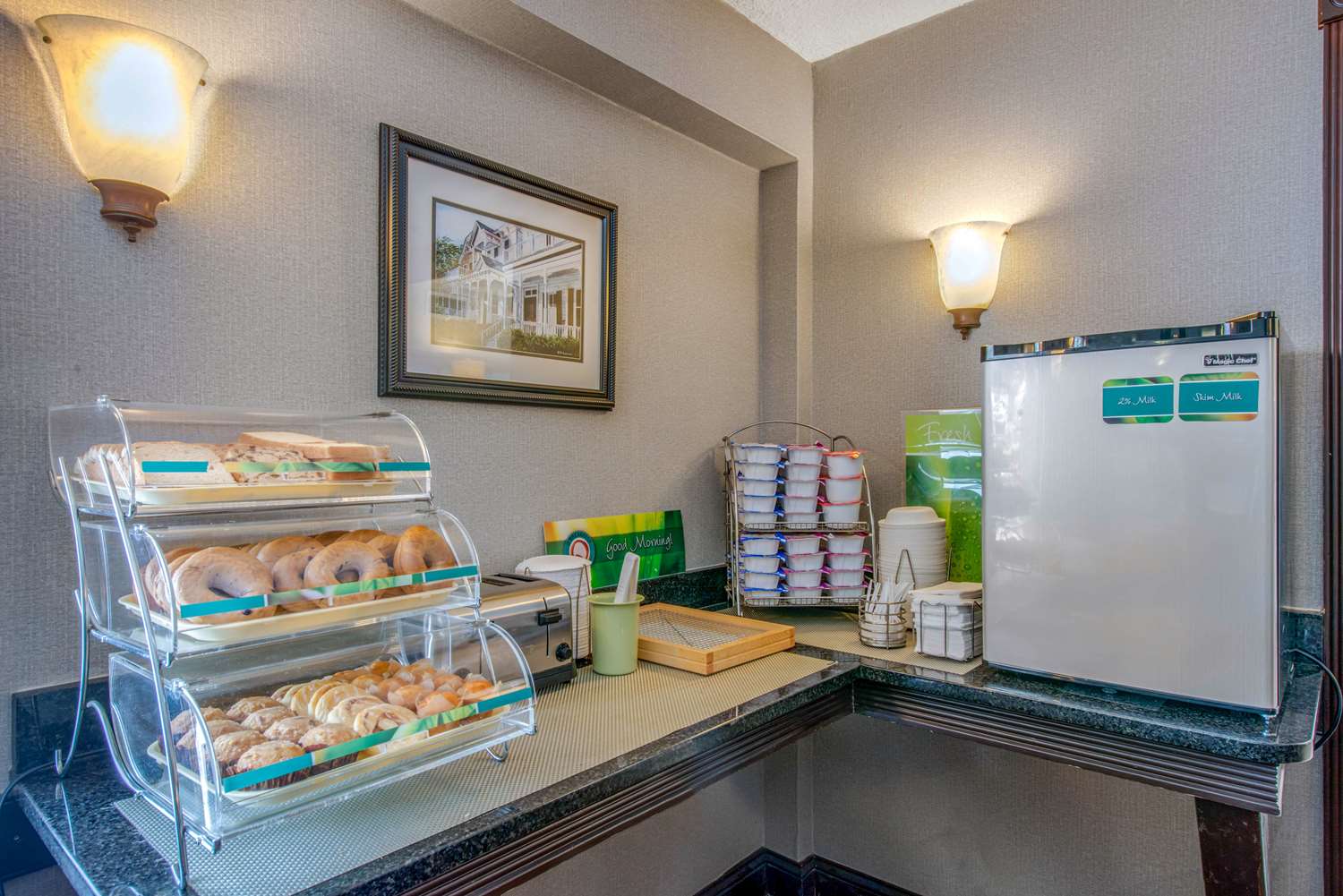 Quality Inn Savannah Historic District 13/31
