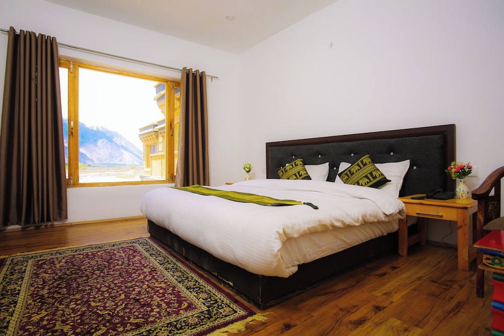 Hotel Grand Nubra 12/35