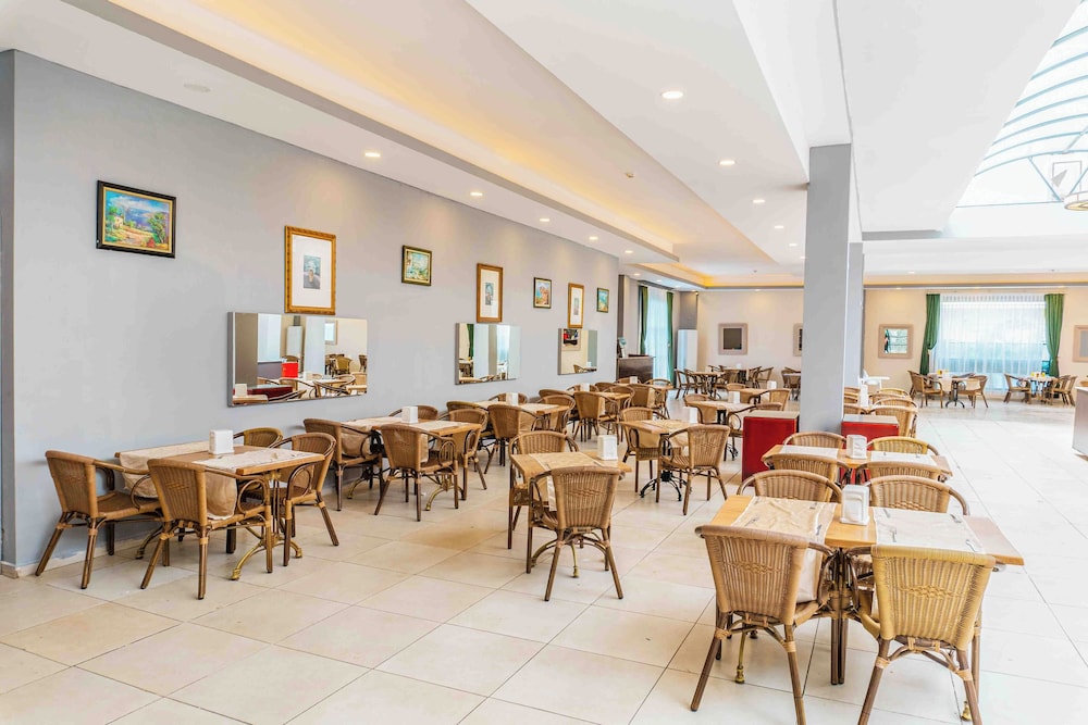 Belpoint Beach Hotel 32/50