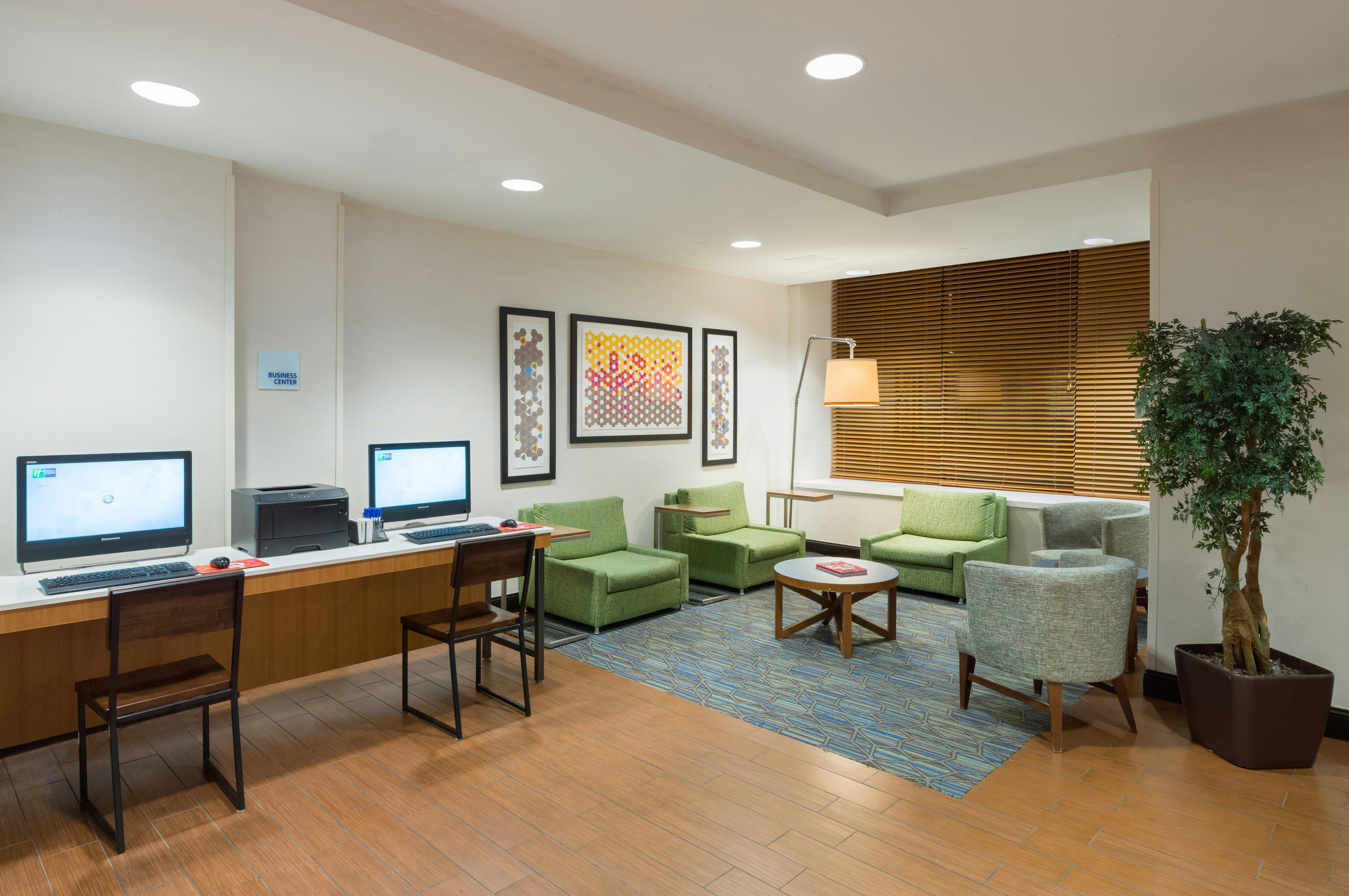 Holiday Inn Express New York City Times Square 35/55