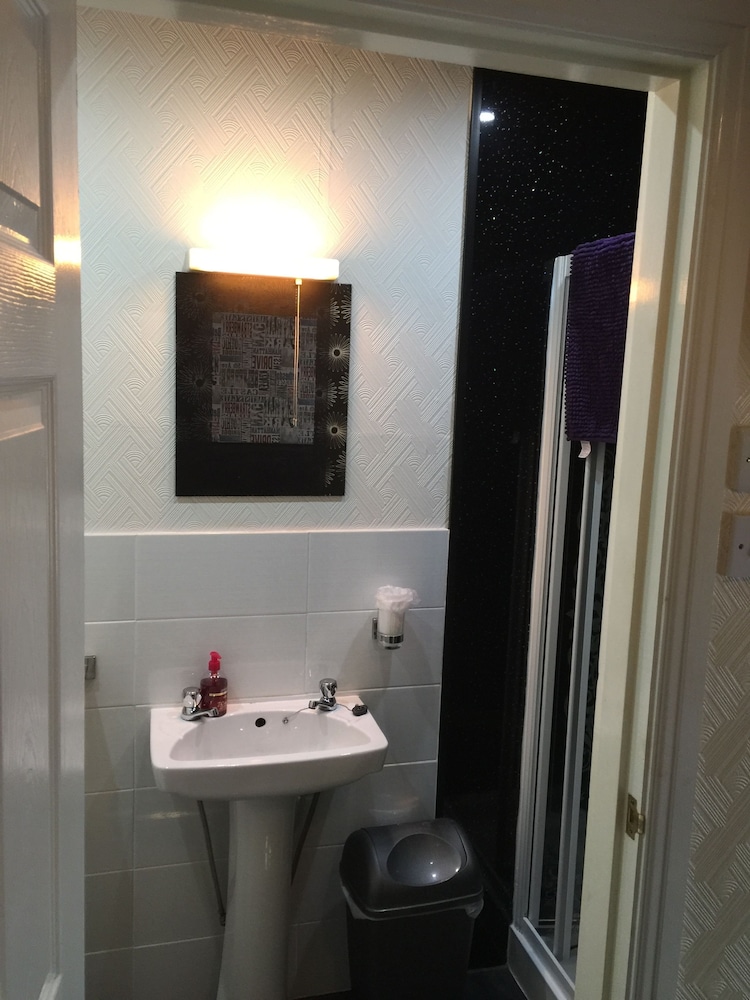 Trentham Private Hotel 46/50
