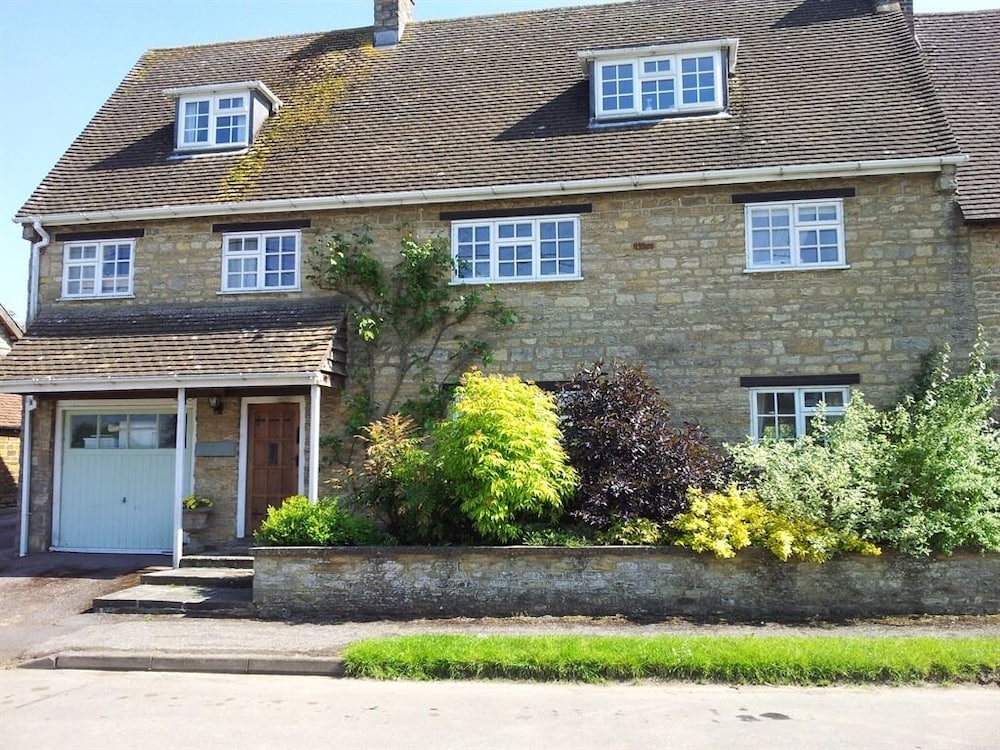 Stone House Bed And Breakfast 17/19