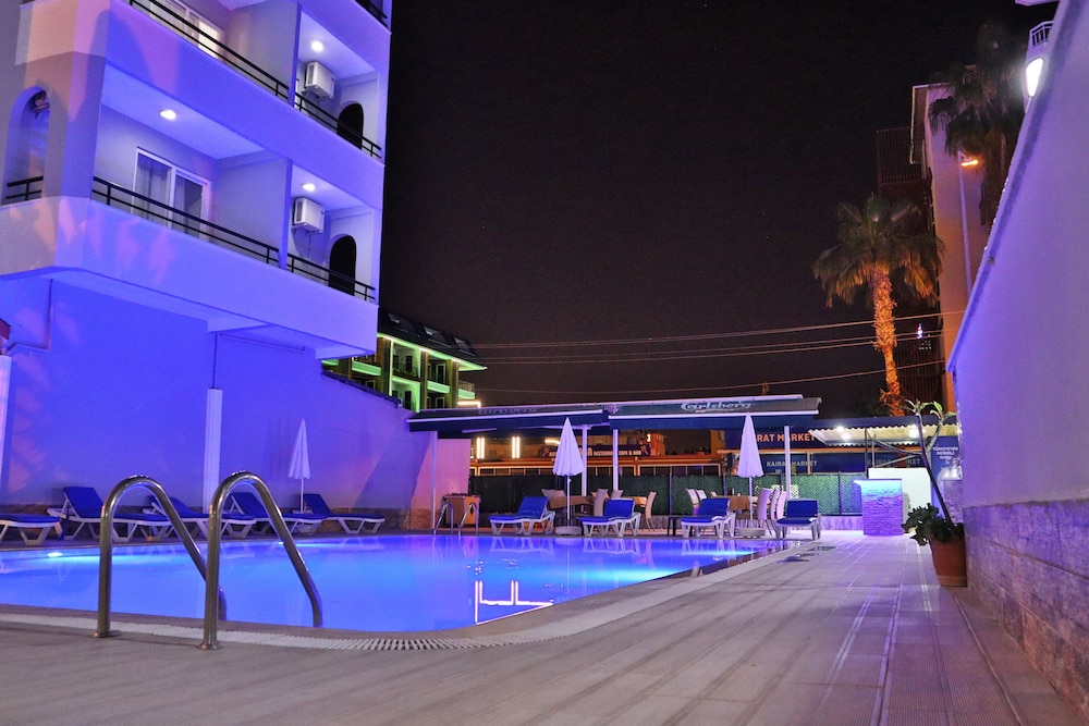 Kleopatra Smile Hotel 22/23