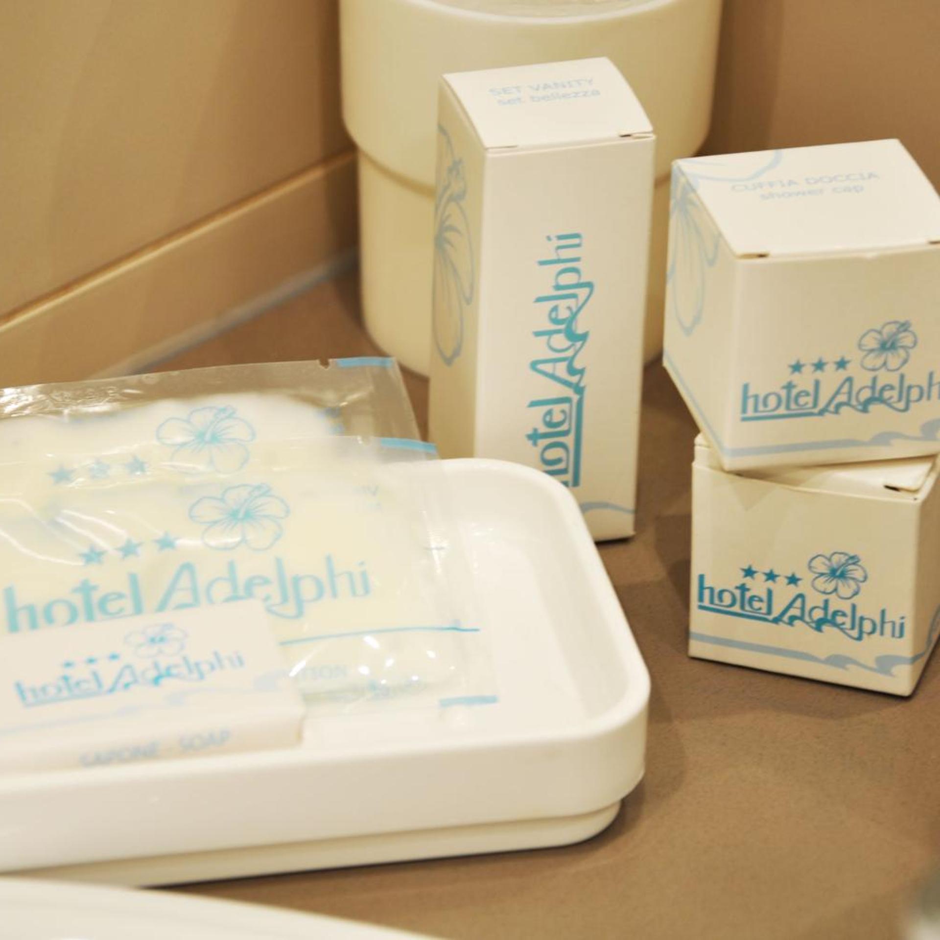 غرفة ثلاثية، Adelphi 4/4