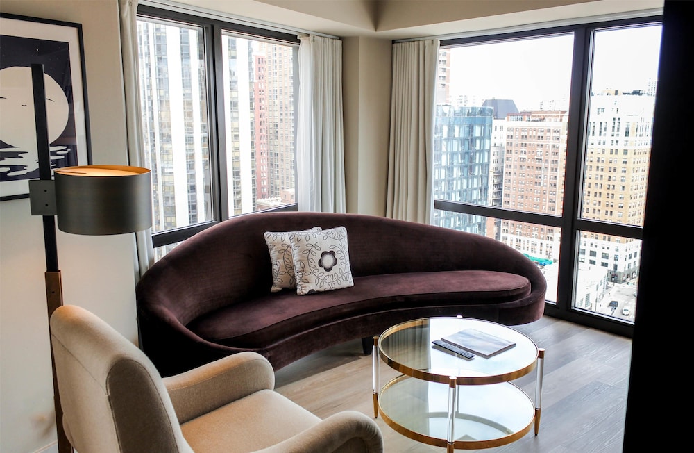 Thompson Chicago Ex Sutton Place Hotel 43/77