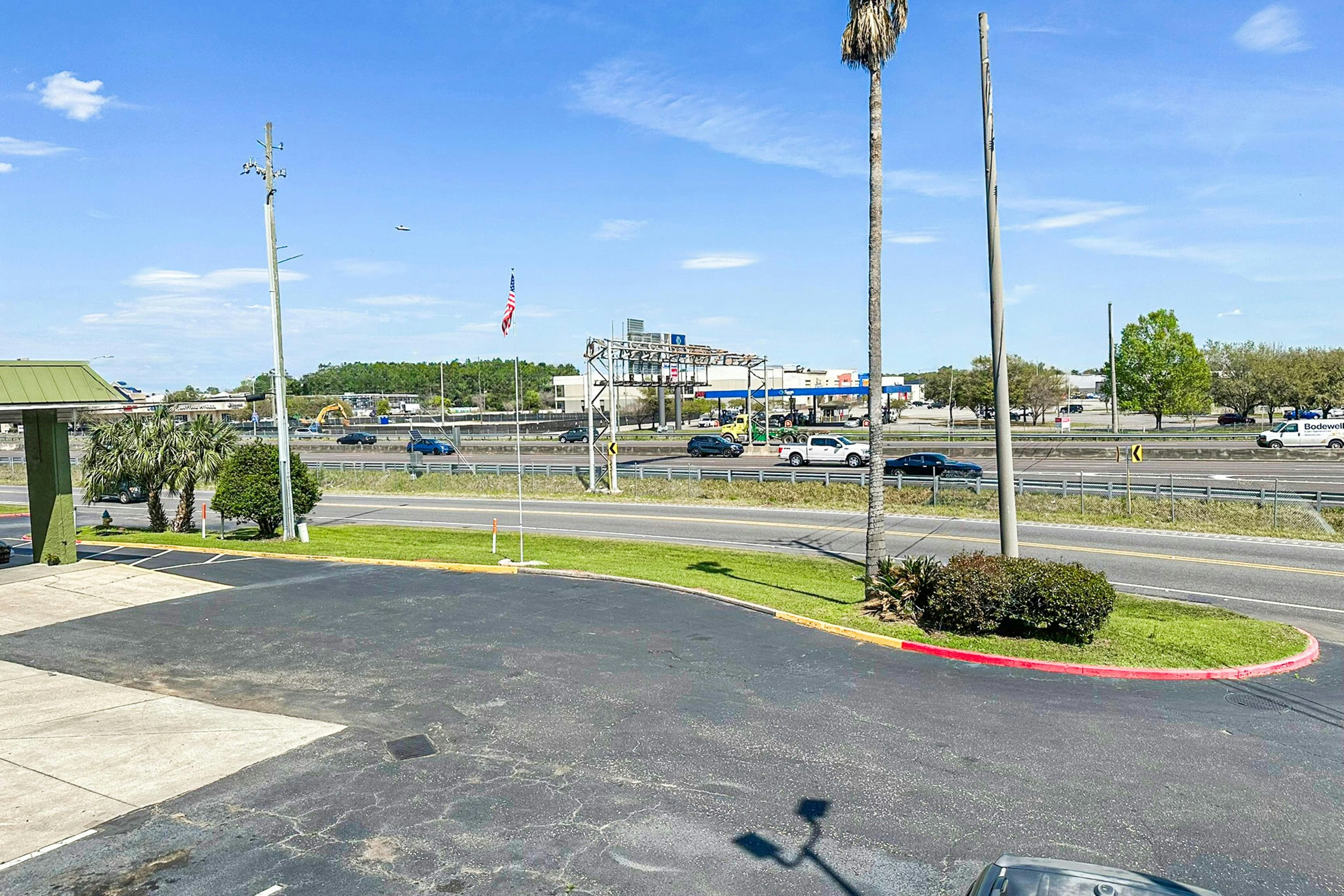 OYO Hotel Mobile AL I-65 at Airport Blvd 56/67