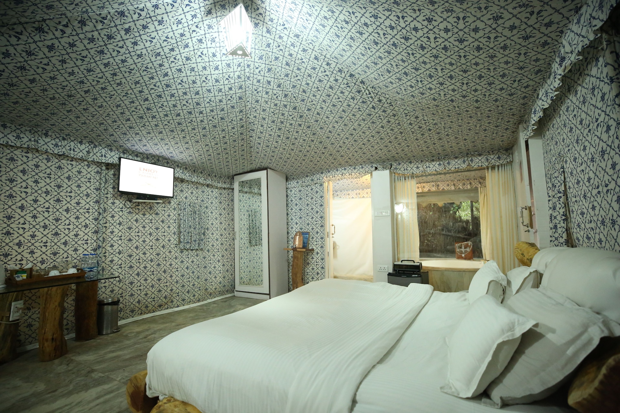 LUXURY, TENT, OUTDOOR POOL