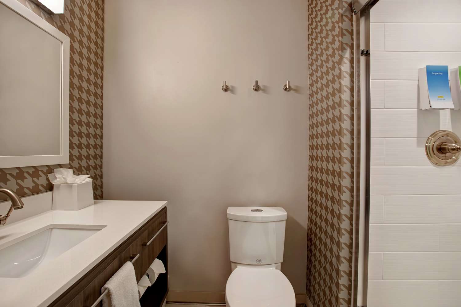 جناح استوديو كبير ركني بسرير كينج، Home2 Suites By Hilton Charlotte Uptown Nc 2/3