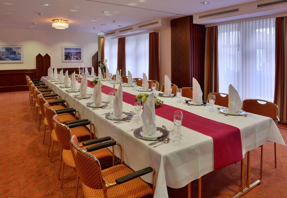 Ringhotel Weisser Hirsch 39/50