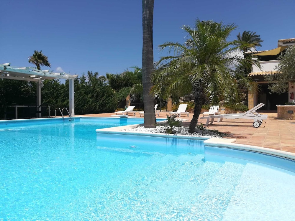 Villa Carlo Resort 33/59