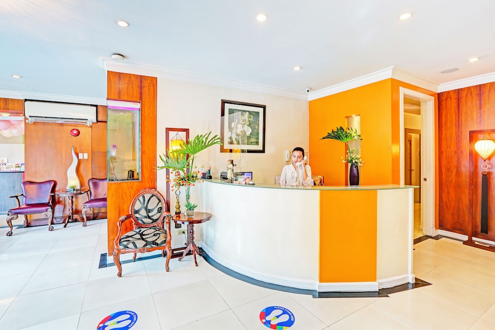 Lobby at Townhouse OAK Makati Manila Near PNR Pasay Evangelista formerly VIP Suites, MAKATI