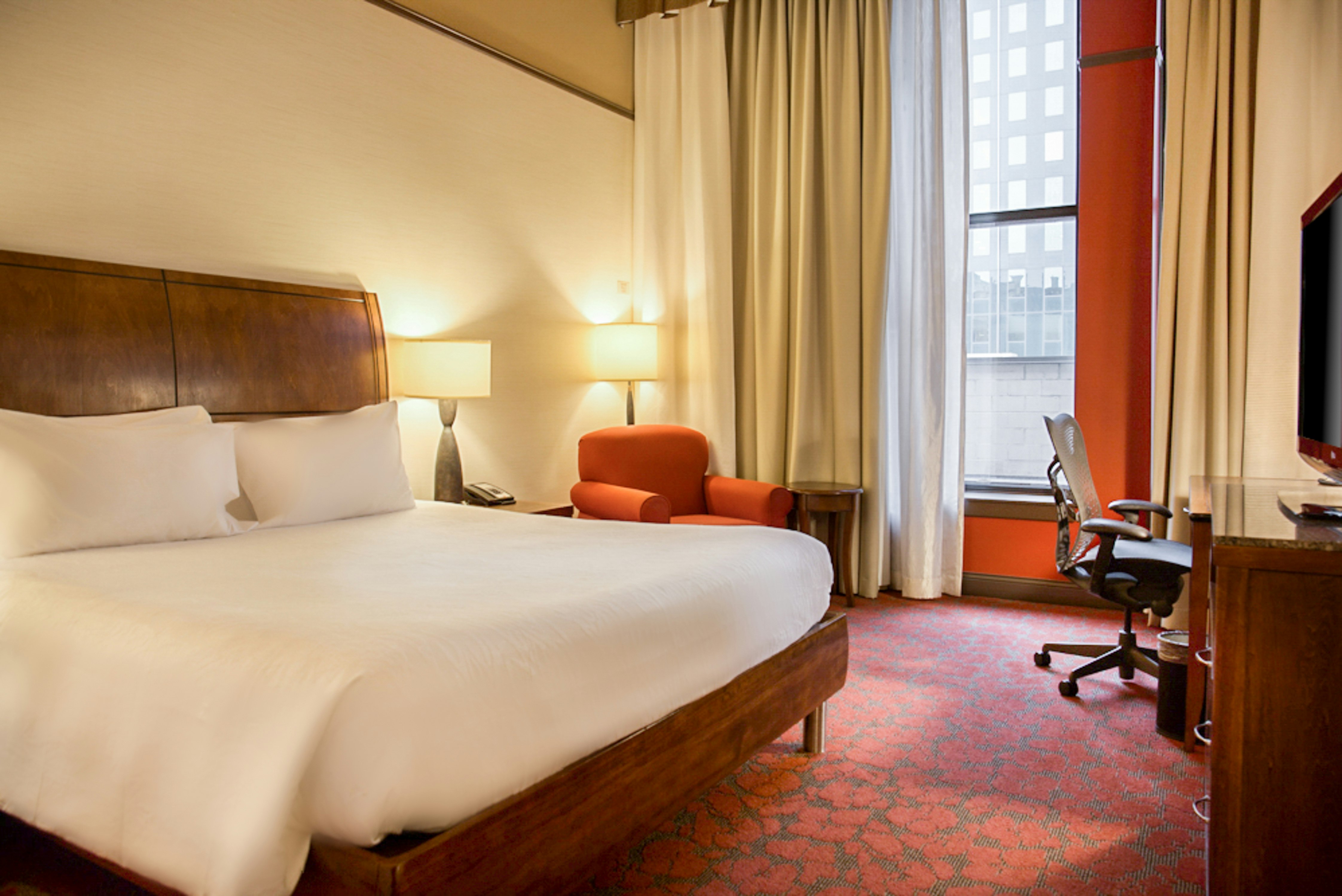 ROOM, KING BED