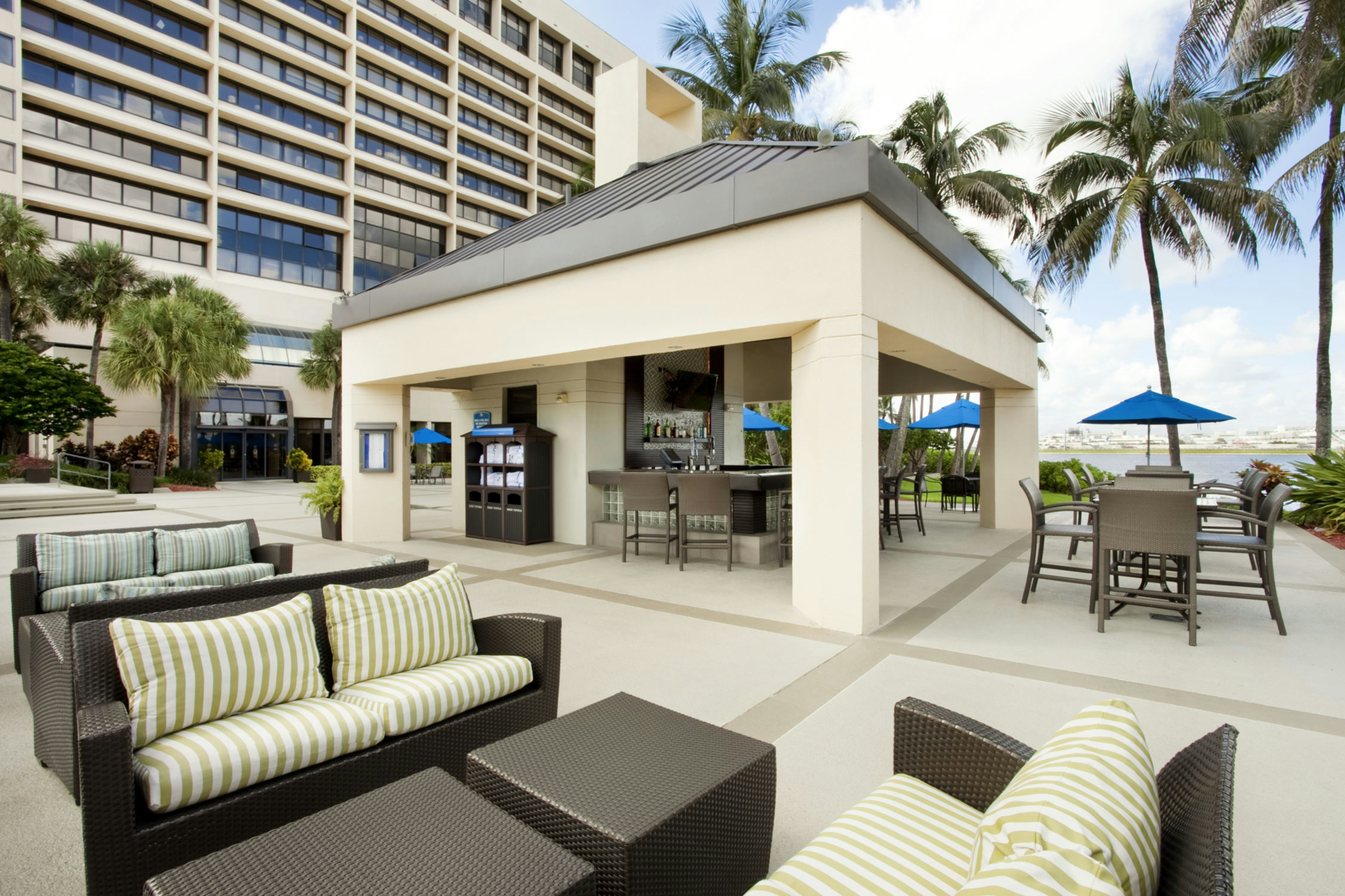 Hilton Miami Airport Blue Lagoon 40/77