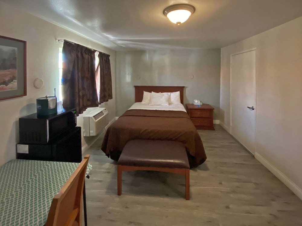 Rodeway Inn Ventura Midtown 24/48