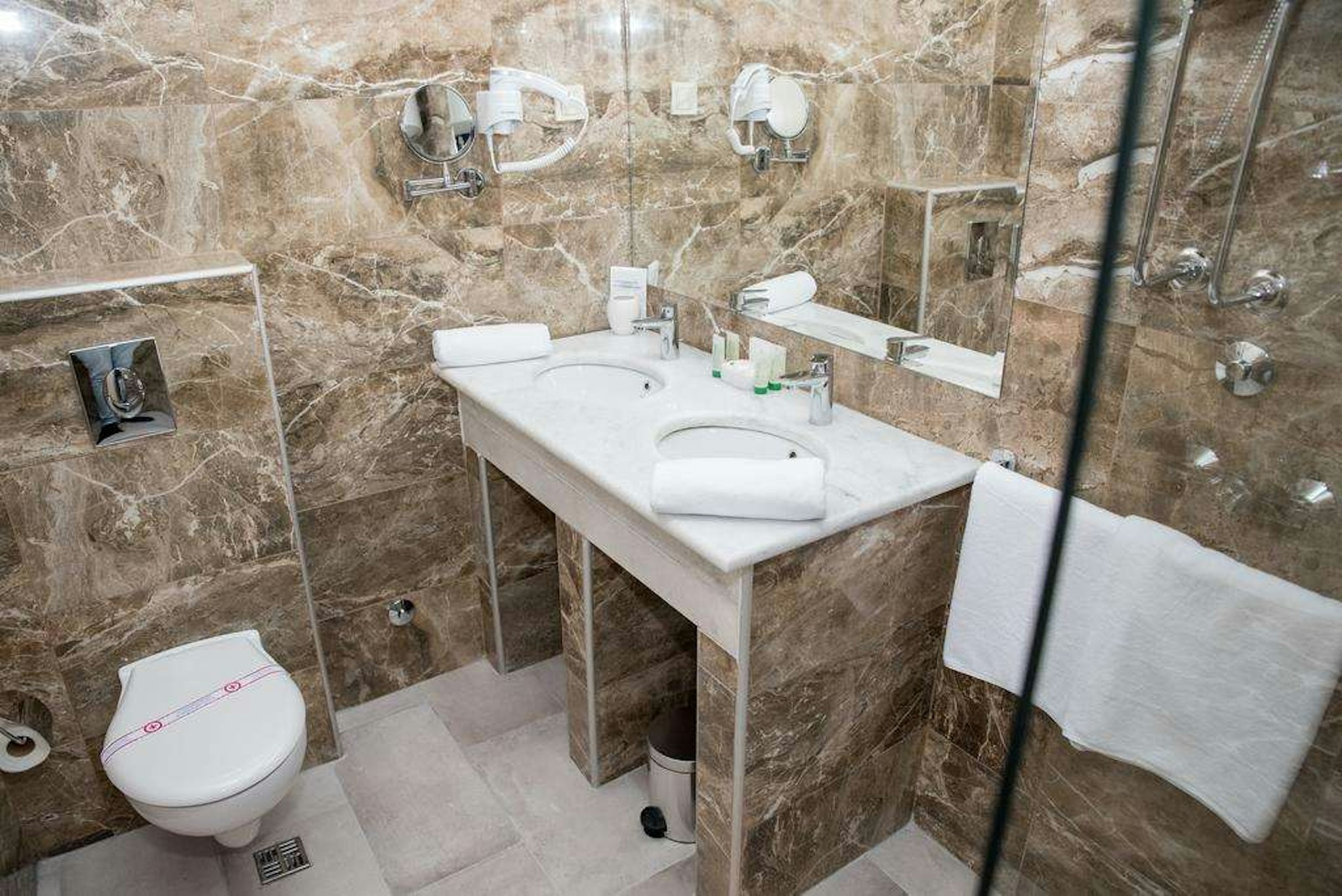Hotel Crnogorska Kuca 39/45