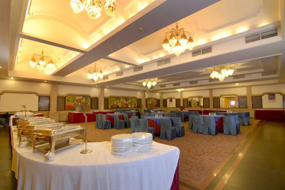 Hotel Chanakya Patna 27/34
