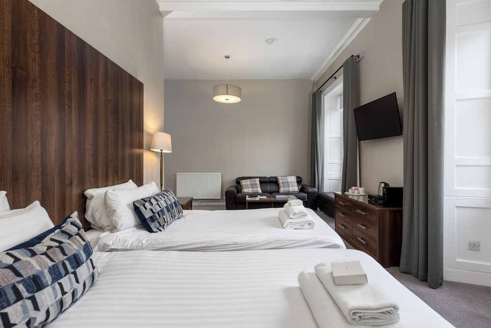 SUPERIOR, DOUBLE OR TWIN BED