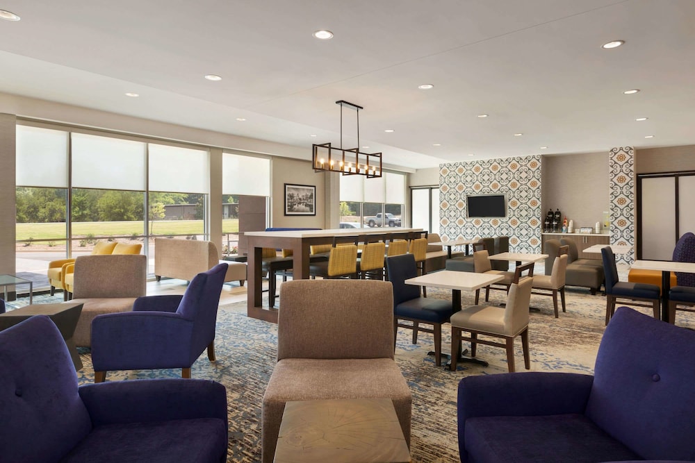 La Quinta Inn Suites By Wyndham Rock Hill 53/61