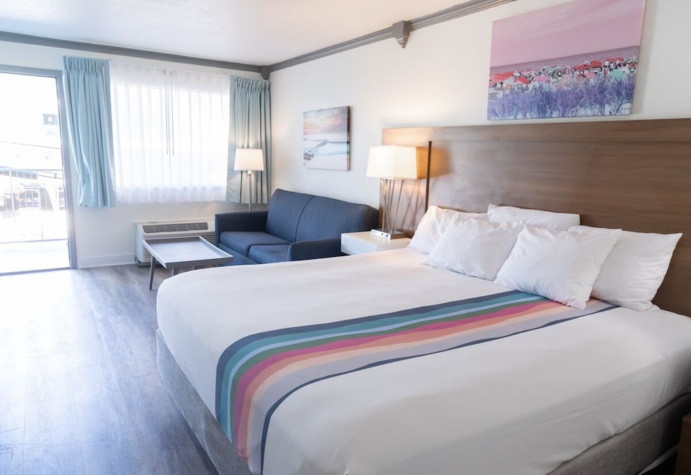 Room, King Bed, Partial View, Sofa
