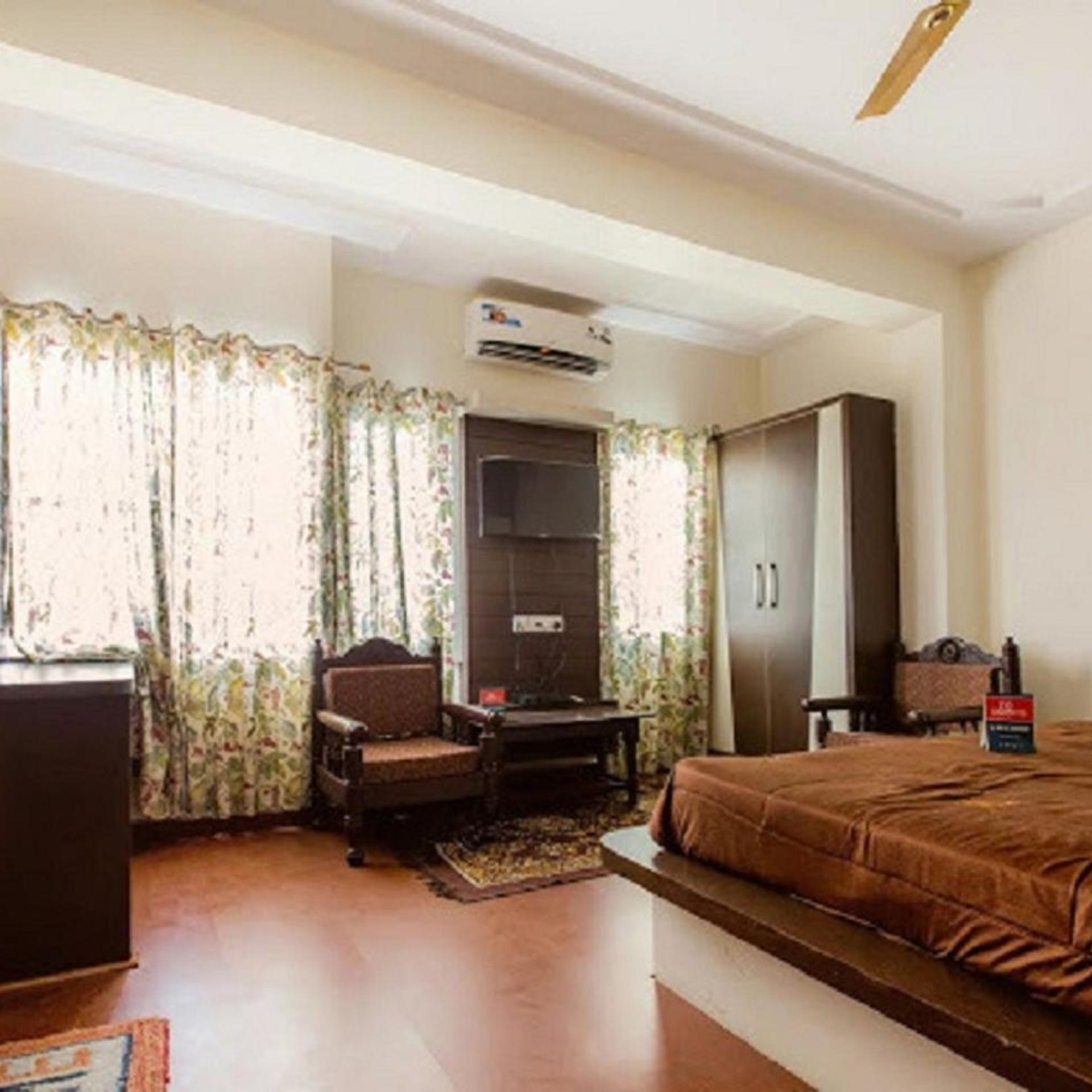 Hotel Holiday Home 33/34