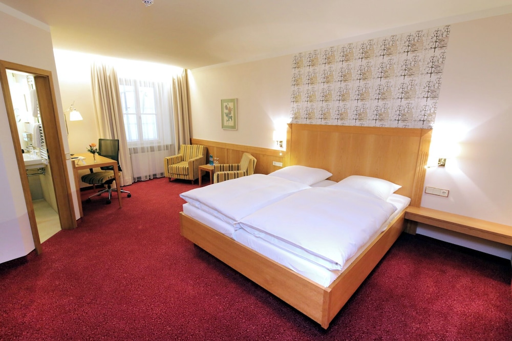 Hotel Bayerischer Hof. 6/31