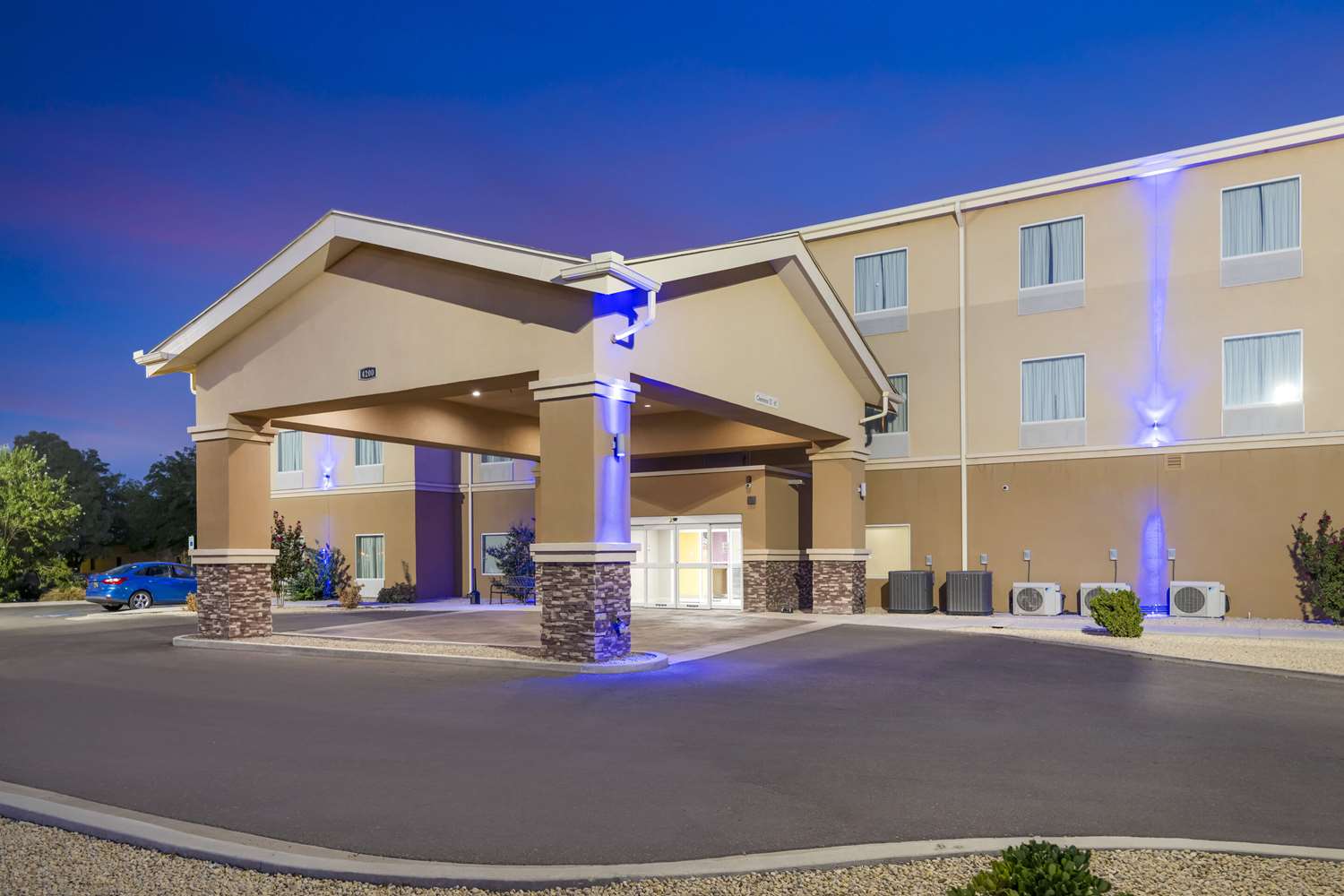 Quality Inn & Suites Carlsbad Caverns Area 42/44