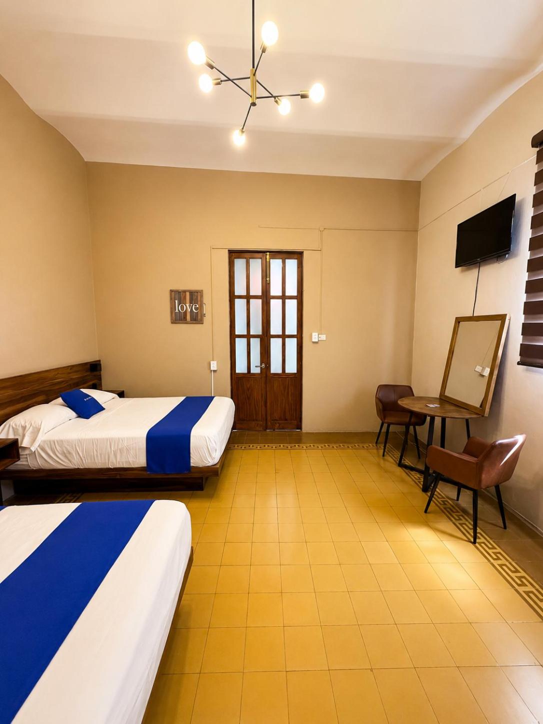 Hotel Queretaro 2/34