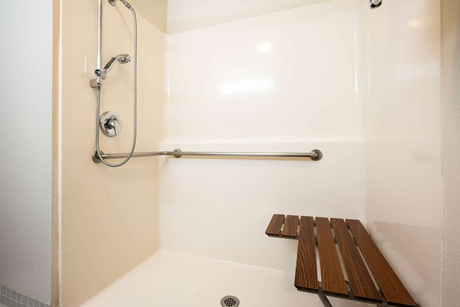 La Quinta Inn & Suites by Wyndham Portland Airport 43/43